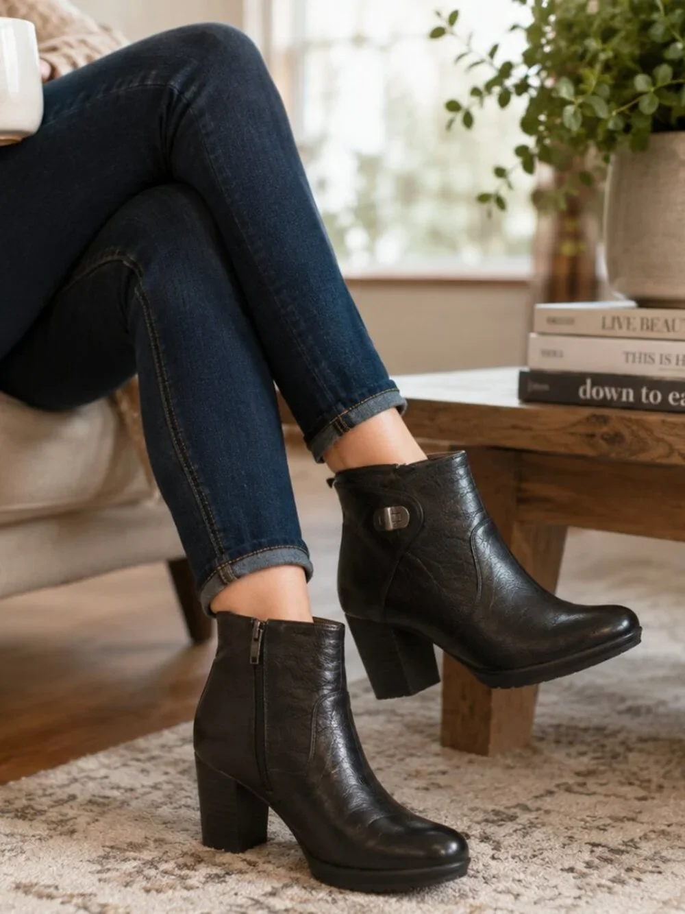 Easy Spirit Women’s Black Leather Ankle Boots Block Heel Zip Buckle - Size 8